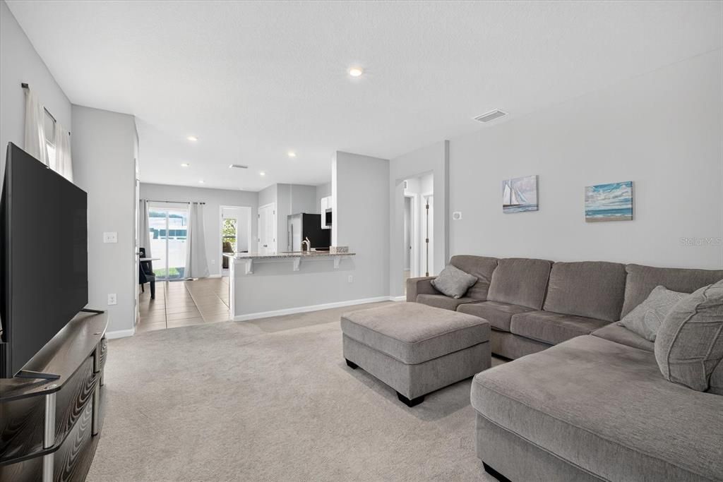 Под контрактом: $280,000 (3 спален, 2 ванн, 1333 Квадратных фут)