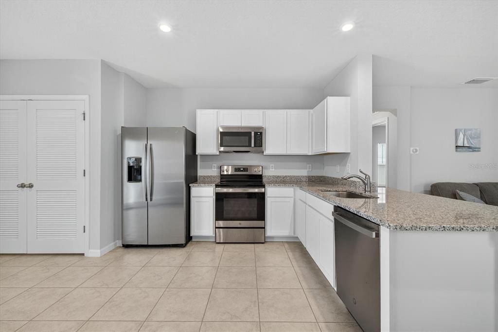 Под контрактом: $280,000 (3 спален, 2 ванн, 1333 Квадратных фут)