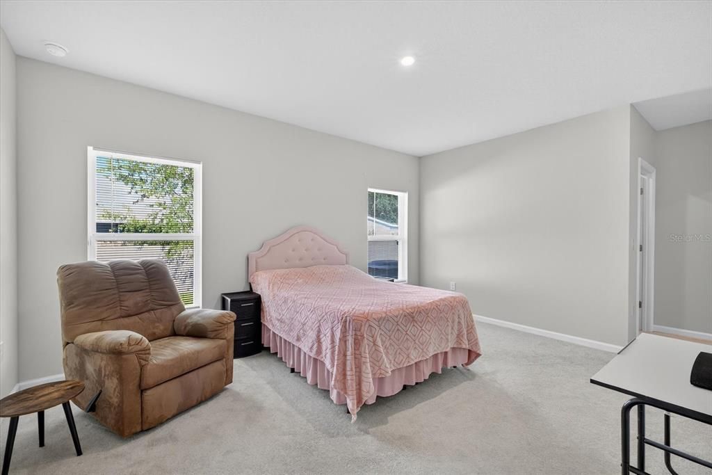 Под контрактом: $280,000 (3 спален, 2 ванн, 1333 Квадратных фут)