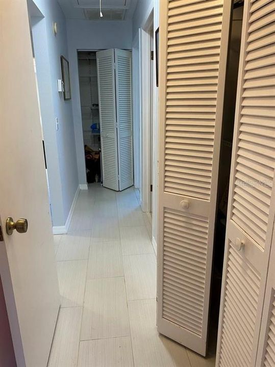 合同活跃: $130,000 (2 贝兹, 2 浴室, 933 平方英尺)