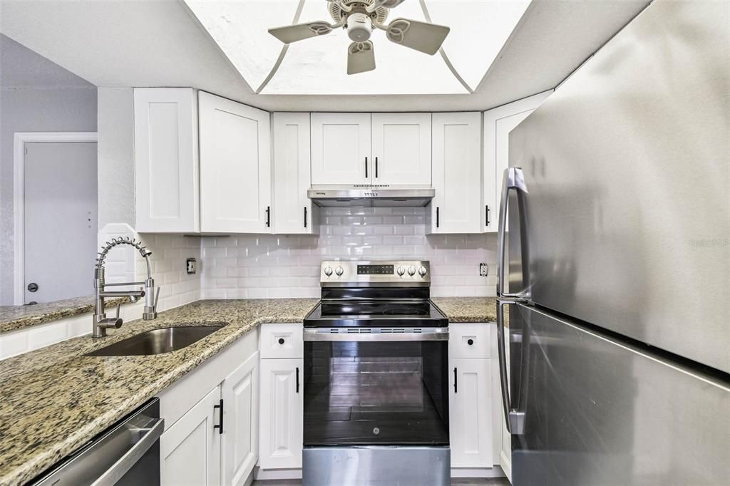 待售: $100,000 (2 贝兹, 2 浴室, 1088 平方英尺)