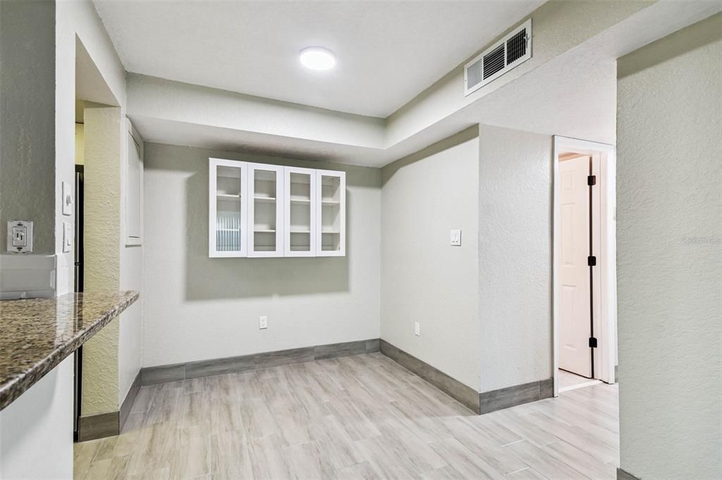 待售: $100,000 (2 贝兹, 2 浴室, 1088 平方英尺)