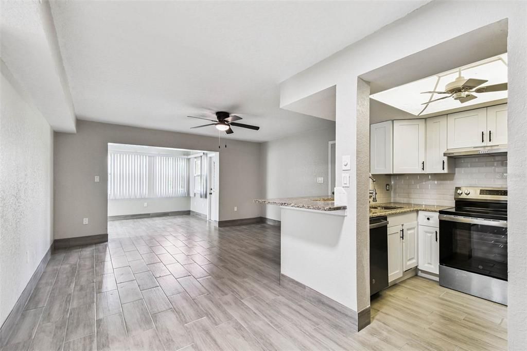 待售: $100,000 (2 贝兹, 2 浴室, 1088 平方英尺)