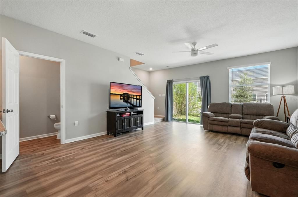 На продажу: $278,000 (3 спален, 2 ванн, 1354 Квадратных фут)