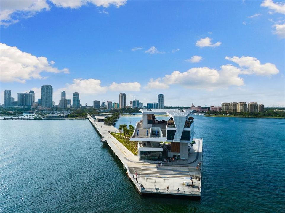 На продажу: $765,000 (3 спален, 2 ванн, 1814 Квадратных фут)