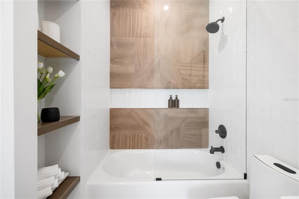 На продажу: $765,000 (3 спален, 2 ванн, 1814 Квадратных фут)