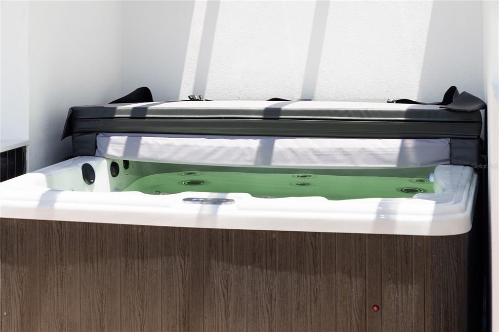 На продажу: $765,000 (3 спален, 2 ванн, 1814 Квадратных фут)