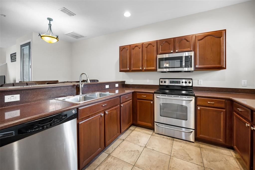 待售: $290,000 (3 贝兹, 3 浴室, 1710 平方英尺)