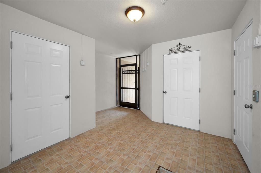 待售: $290,000 (3 贝兹, 3 浴室, 1710 平方英尺)