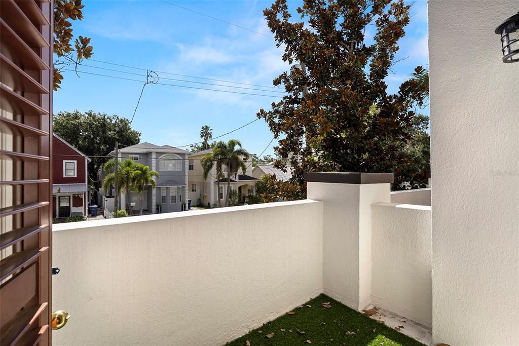 Active With Contract: $3,700 (3 beds, 2 baths, 1528 Square Feet)