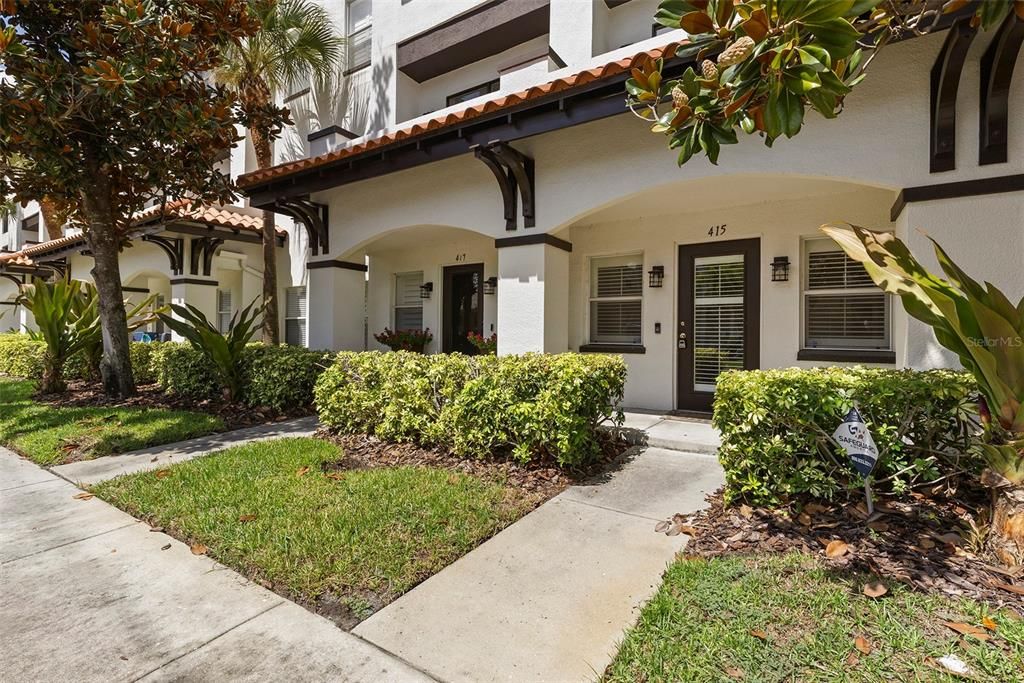 Active With Contract: $3,700 (3 beds, 2 baths, 1528 Square Feet)