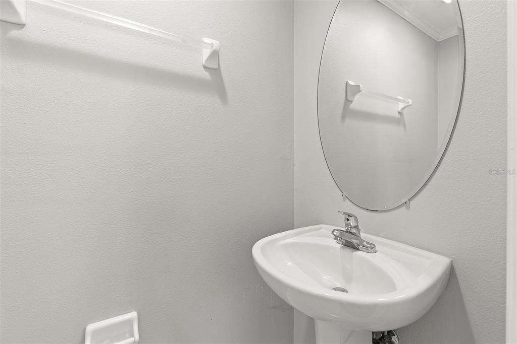 Active With Contract: $3,700 (3 beds, 2 baths, 1528 Square Feet)