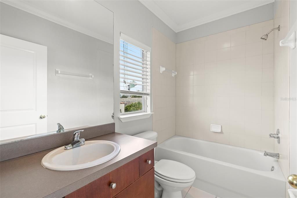 Active With Contract: $3,700 (3 beds, 2 baths, 1528 Square Feet)