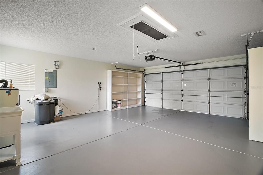 合同活跃: $234,900 (2 贝兹, 2 浴室, 1548 平方英尺)