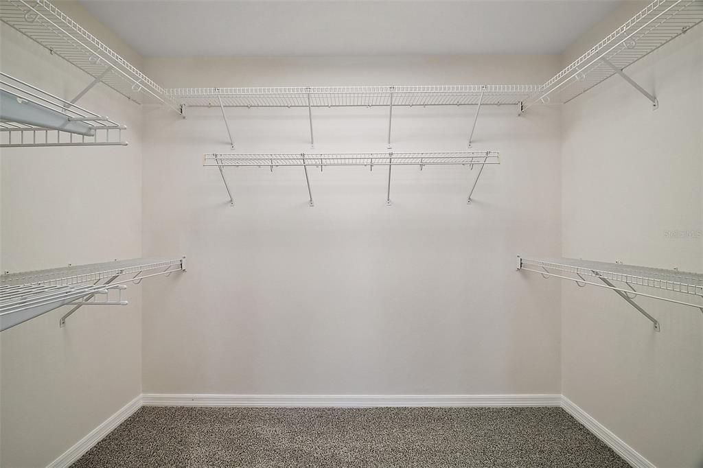 合同活跃: $234,900 (2 贝兹, 2 浴室, 1548 平方英尺)