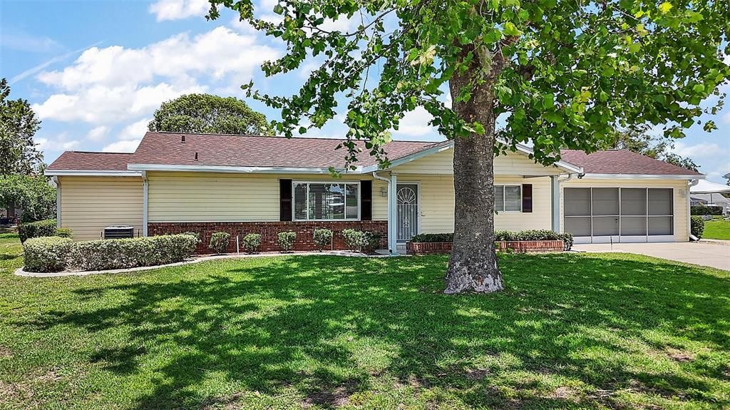 合同活跃: $234,900 (2 贝兹, 2 浴室, 1548 平方英尺)