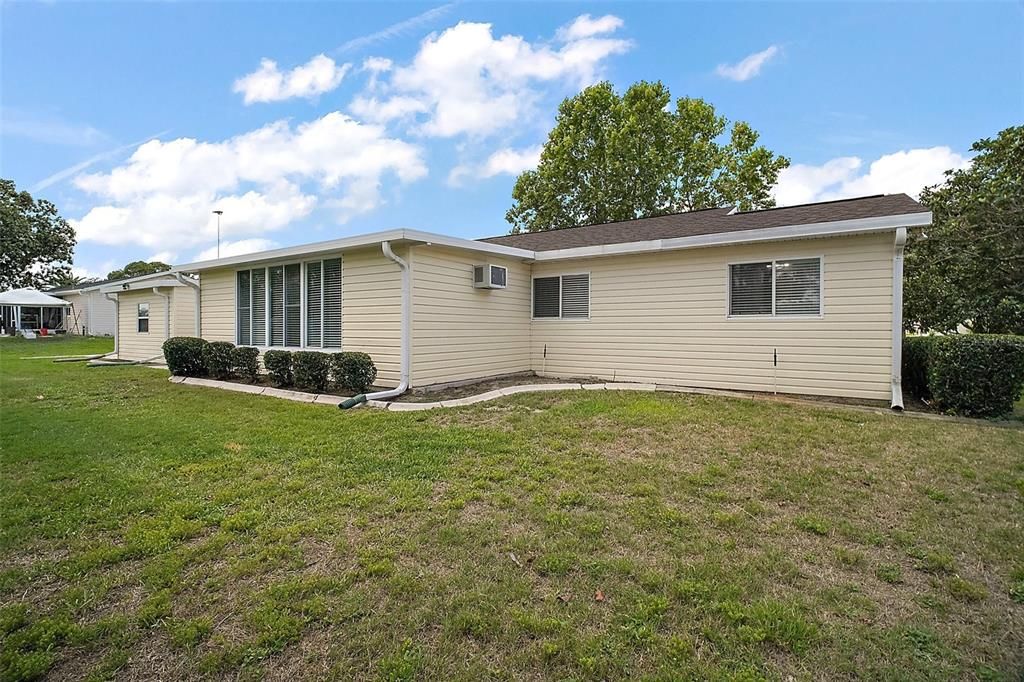 合同活跃: $234,900 (2 贝兹, 2 浴室, 1548 平方英尺)