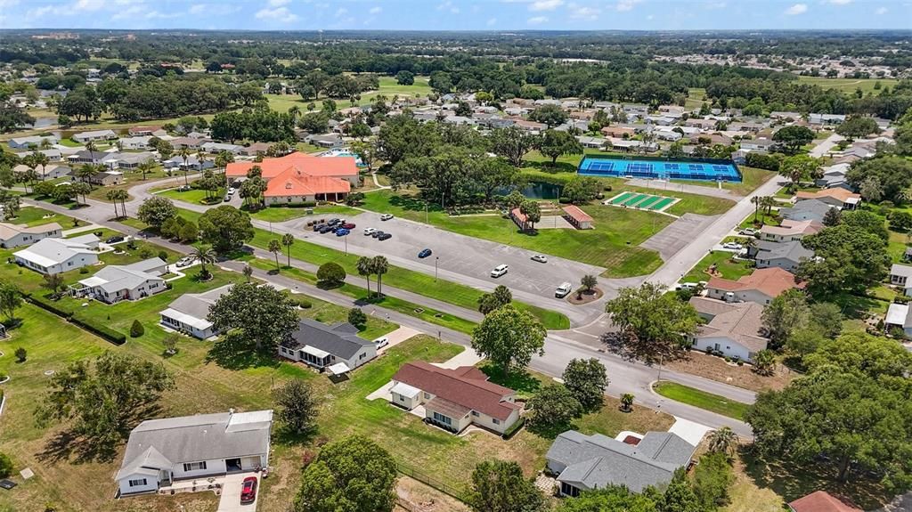 合同活跃: $234,900 (2 贝兹, 2 浴室, 1548 平方英尺)