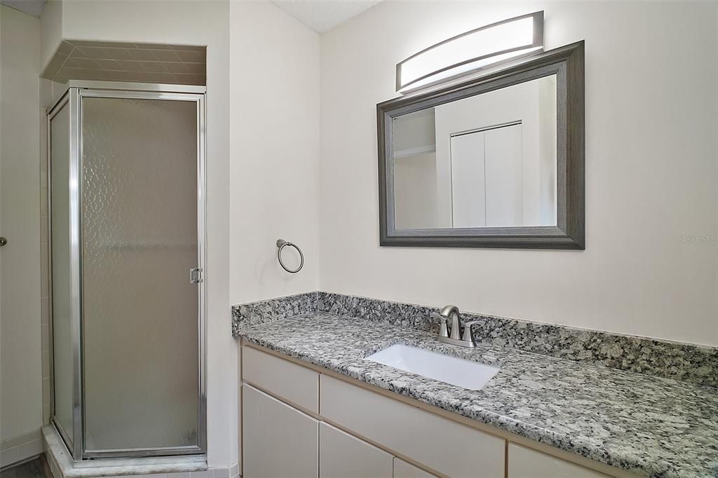 合同活跃: $234,900 (2 贝兹, 2 浴室, 1548 平方英尺)