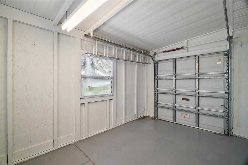 合同活跃: $234,900 (2 贝兹, 2 浴室, 1548 平方英尺)