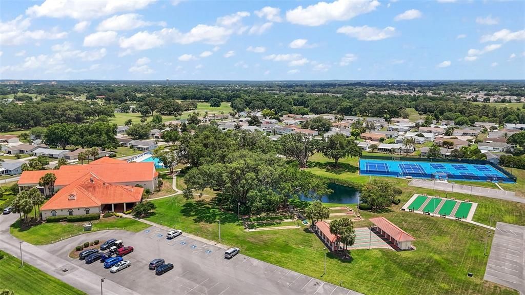 合同活跃: $234,900 (2 贝兹, 2 浴室, 1548 平方英尺)