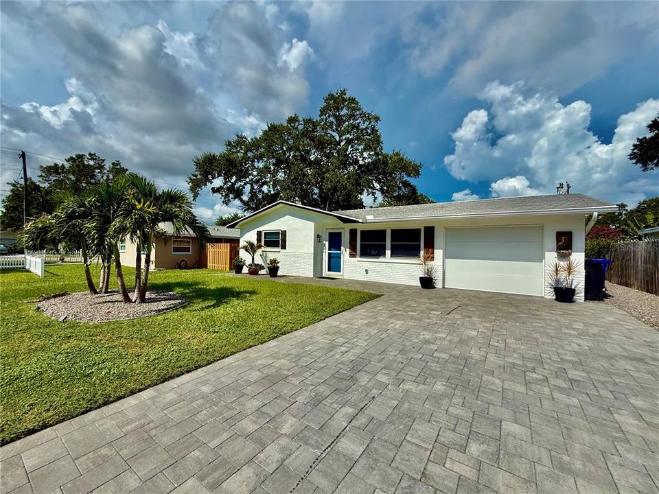 最近租的: $2,600 (2 贝兹, 2 浴室, 1024 平方英尺)