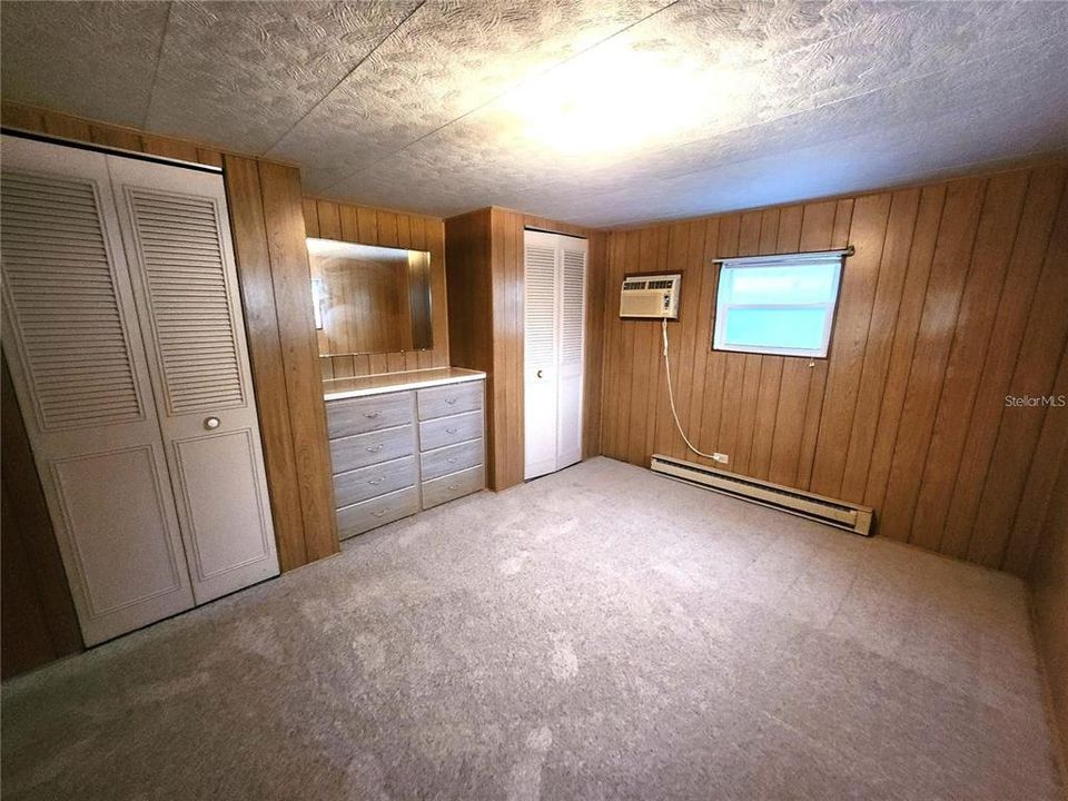 Active With Contract: $82,900 (2 beds, 1 baths, 1116 Square Feet)