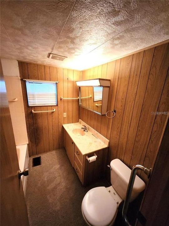 Active With Contract: $82,900 (2 beds, 1 baths, 1116 Square Feet)