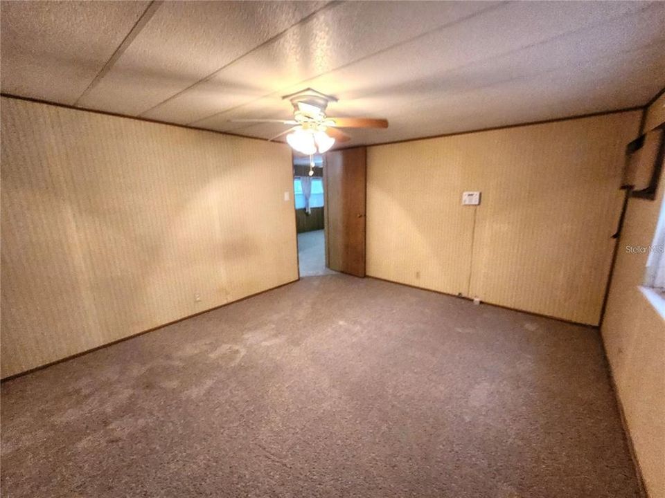 Active With Contract: $82,900 (2 beds, 1 baths, 1116 Square Feet)