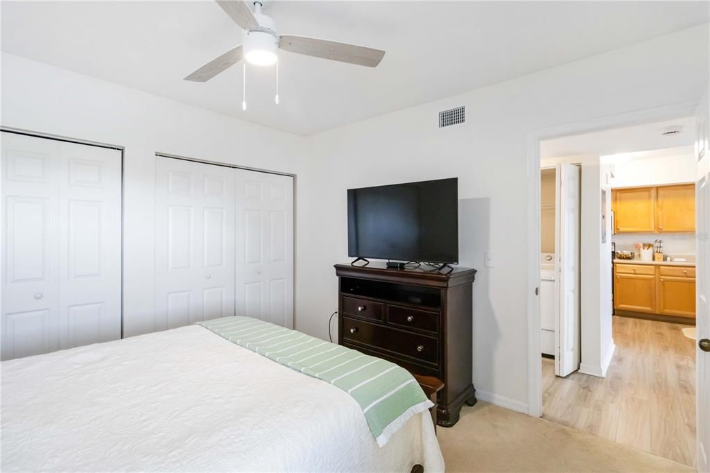 В аренду: $2,600 (2 спален, 2 ванн, 1058 Квадратных фут)