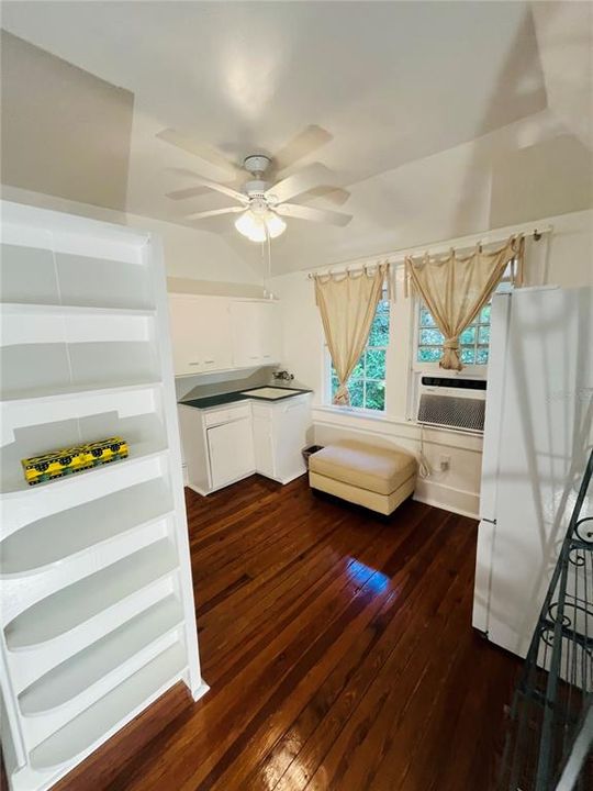 For Rent: $5,500 (5 beds, 4 baths, 3200 Square Feet)