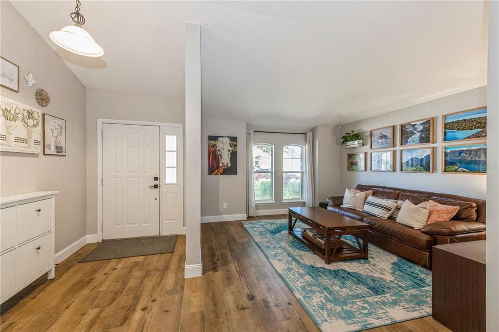 Active With Contract: $385,000 (4 beds, 2 baths, 1894 Square Feet)