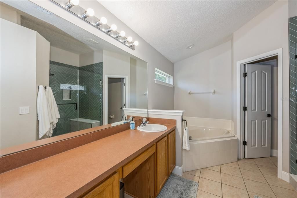 Active With Contract: $385,000 (4 beds, 2 baths, 1894 Square Feet)