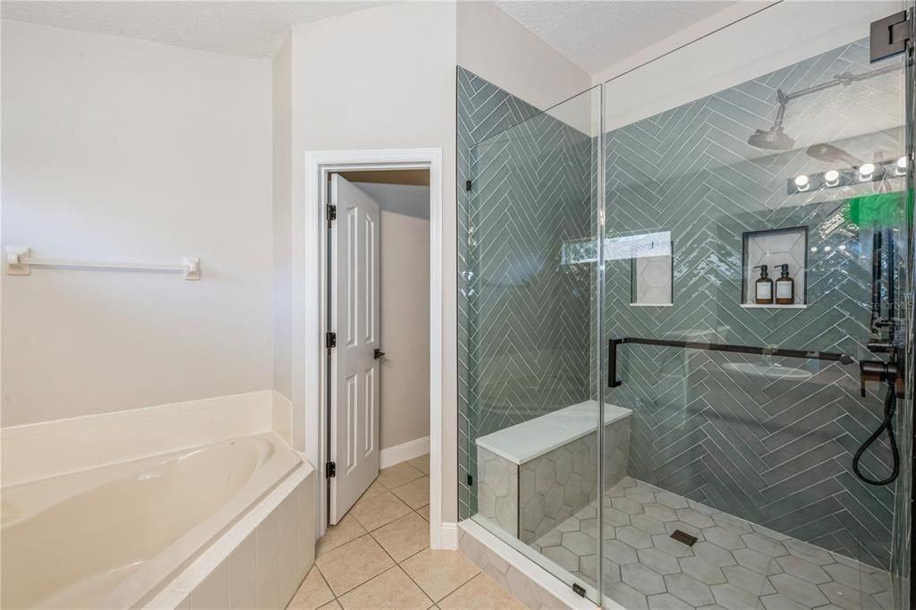 Active With Contract: $385,000 (4 beds, 2 baths, 1894 Square Feet)