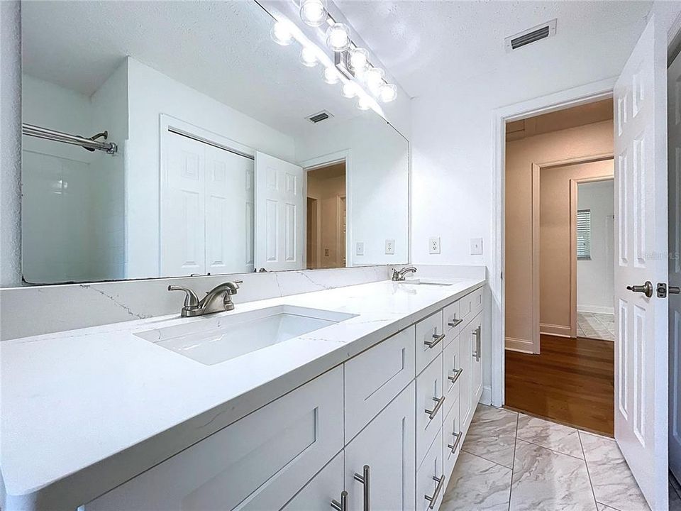 待售: $529,000 (4 贝兹, 3 浴室, 2282 平方英尺)