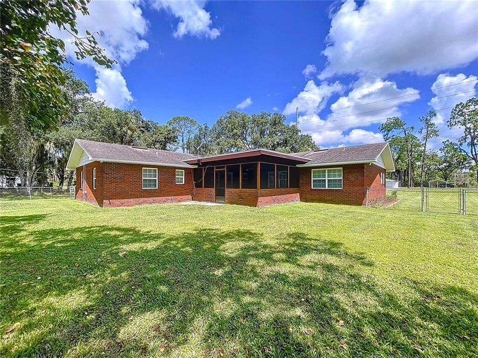 待售: $529,000 (4 贝兹, 3 浴室, 2282 平方英尺)