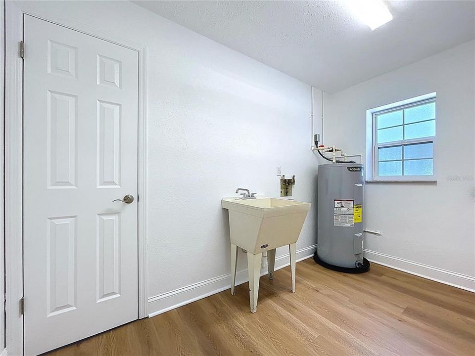 待售: $529,000 (4 贝兹, 3 浴室, 2282 平方英尺)