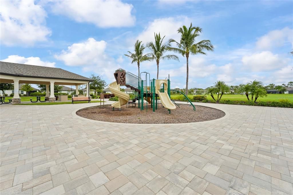 Activo con contrato: $750,000 (4 camas, 4 baños, 2941 Pies cuadrados)