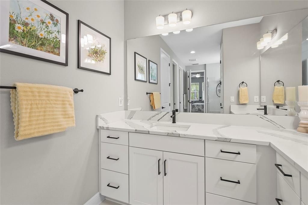 Activo con contrato: $750,000 (4 camas, 4 baños, 2941 Pies cuadrados)