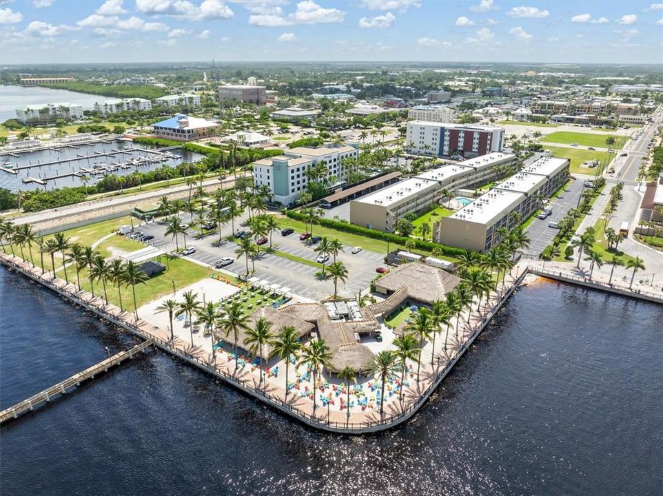 На продажу: $225,000 (2 спален, 2 ванн, 1077 Квадратных фут)