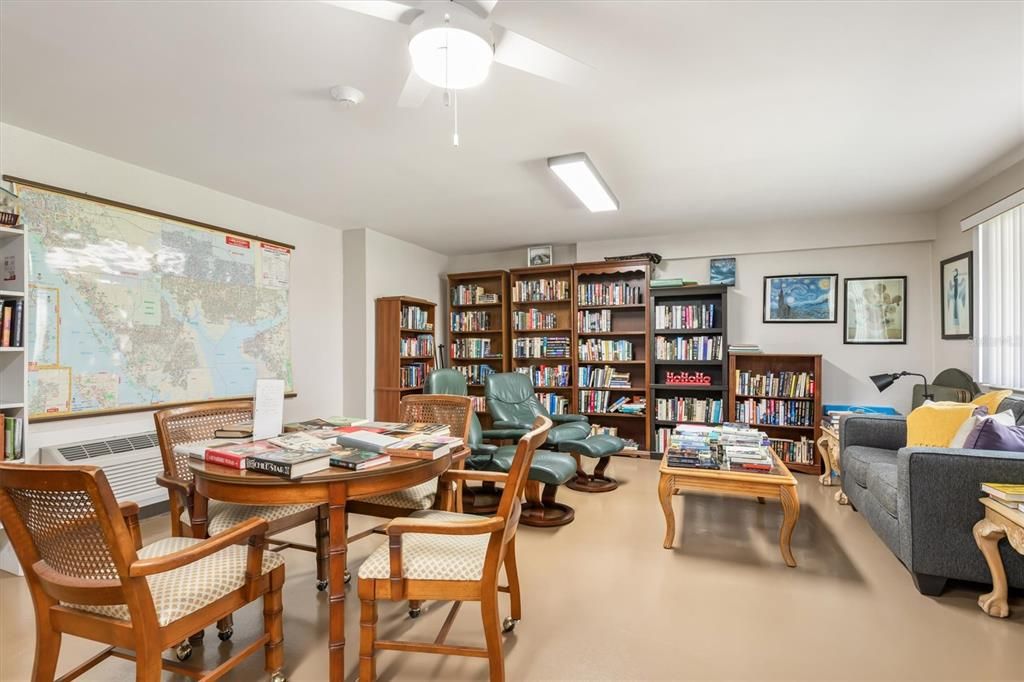 На продажу: $225,000 (2 спален, 2 ванн, 1077 Квадратных фут)