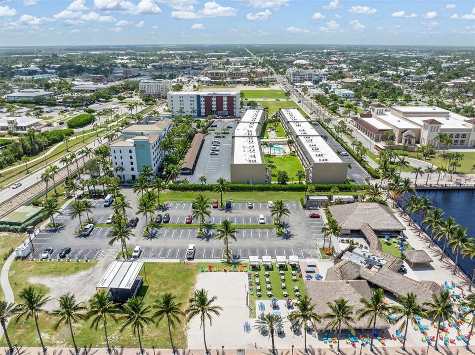 На продажу: $225,000 (2 спален, 2 ванн, 1077 Квадратных фут)