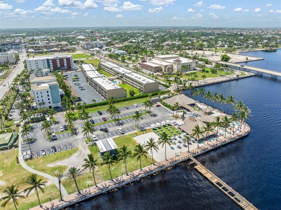 На продажу: $225,000 (2 спален, 2 ванн, 1077 Квадратных фут)