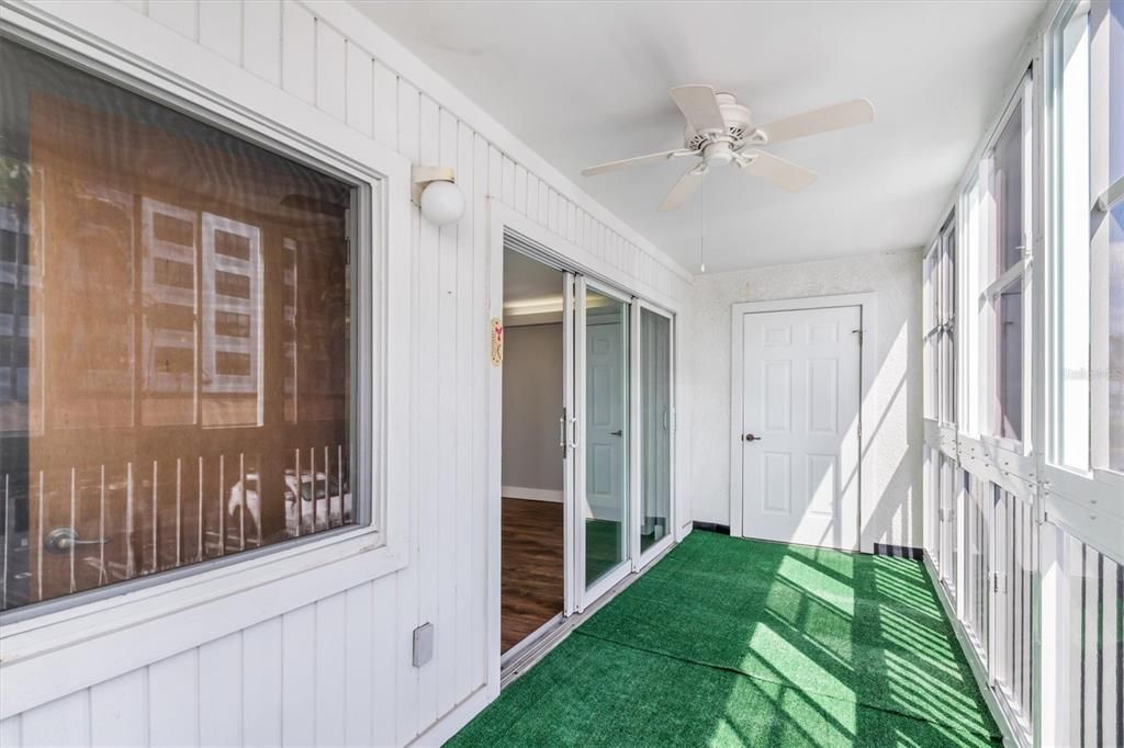 На продажу: $225,000 (2 спален, 2 ванн, 1077 Квадратных фут)