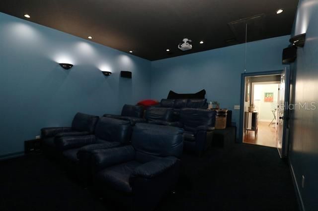 En Venta: $1,099,900 (4 camas, 2 baños, 3043 Pies cuadrados)