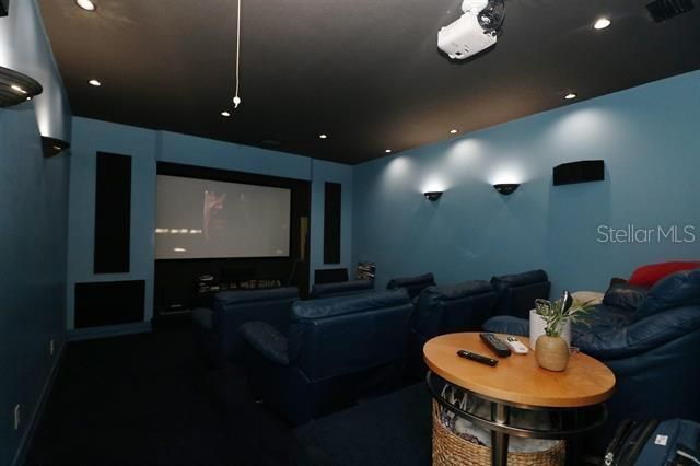 En Venta: $1,099,900 (4 camas, 2 baños, 3043 Pies cuadrados)