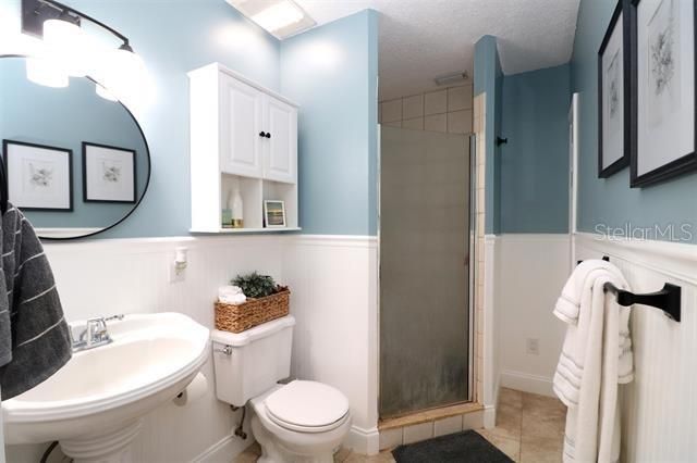 En Venta: $1,099,900 (4 camas, 2 baños, 3043 Pies cuadrados)