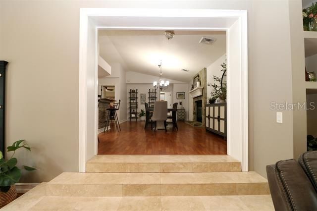 En Venta: $1,099,900 (4 camas, 2 baños, 3043 Pies cuadrados)