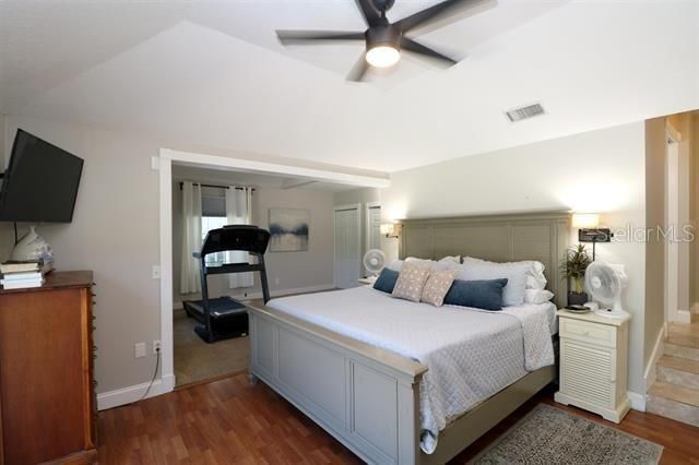 En Venta: $1,099,900 (4 camas, 2 baños, 3043 Pies cuadrados)