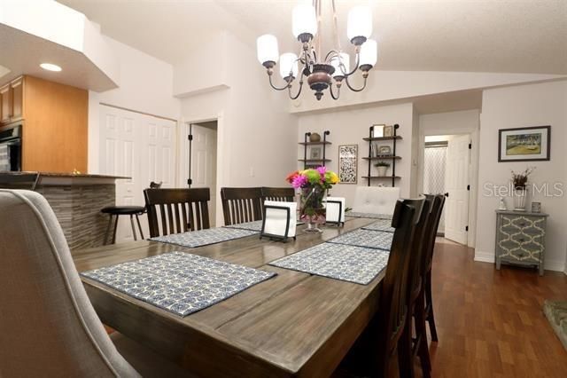 En Venta: $1,099,900 (4 camas, 2 baños, 3043 Pies cuadrados)